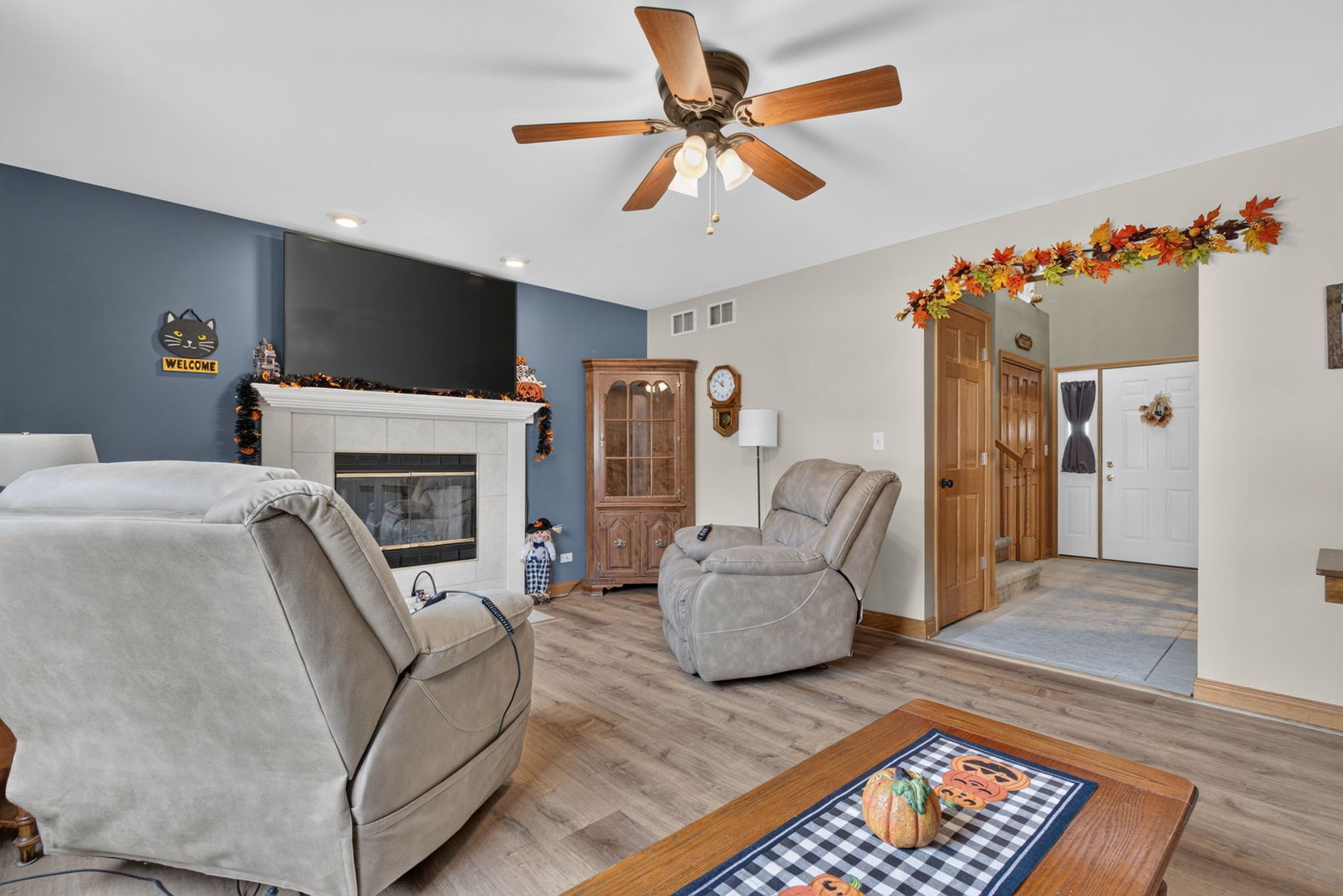 706 Country Squire Court Property Photo 6