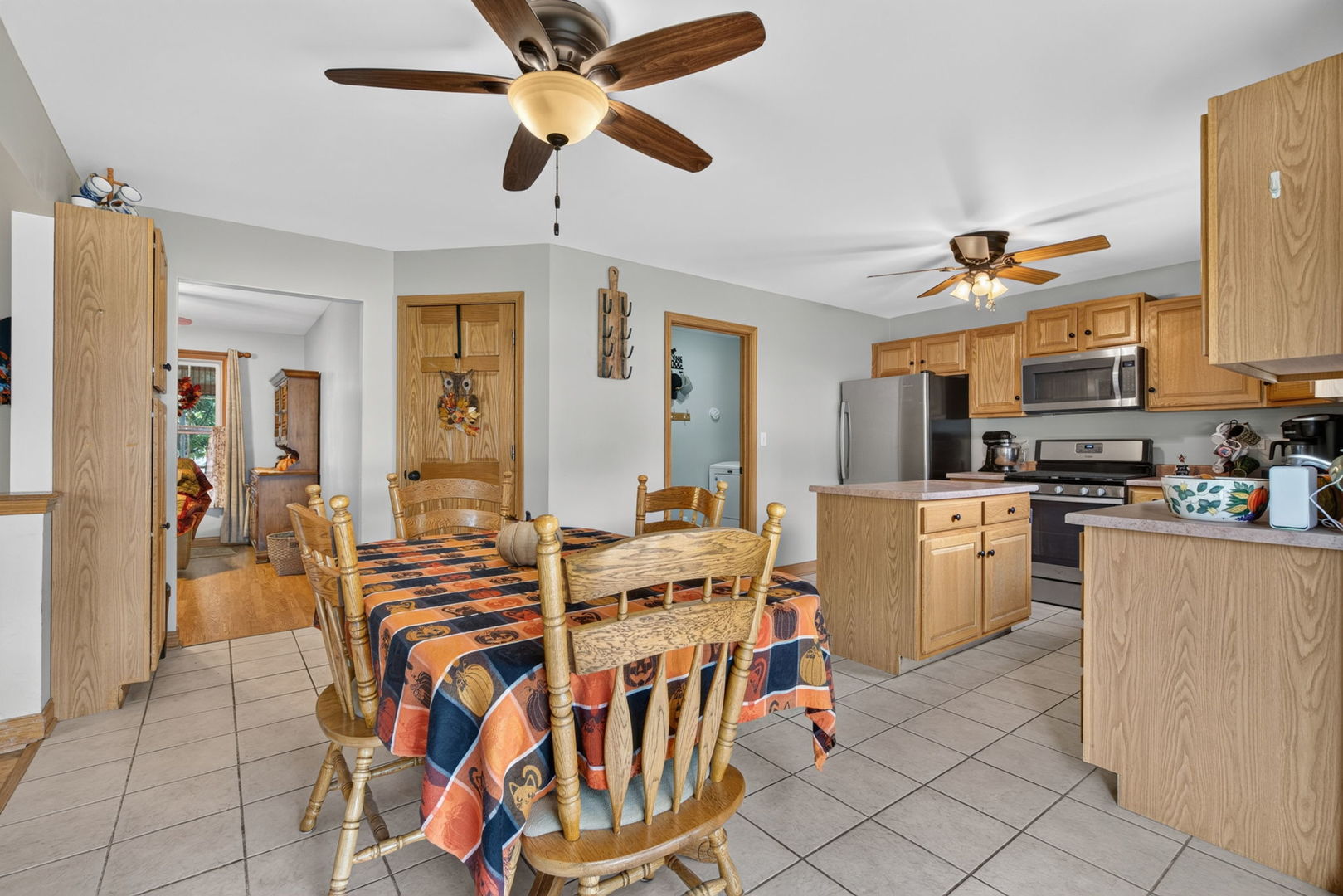 706 Country Squire Court Property Photo 9