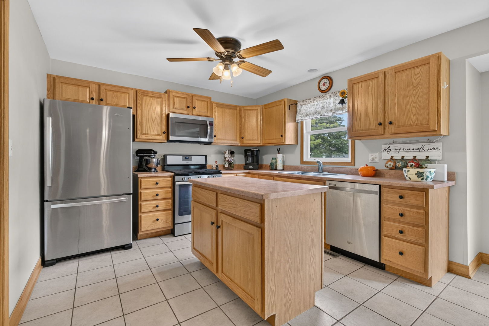 706 Country Squire Court Property Photo 12