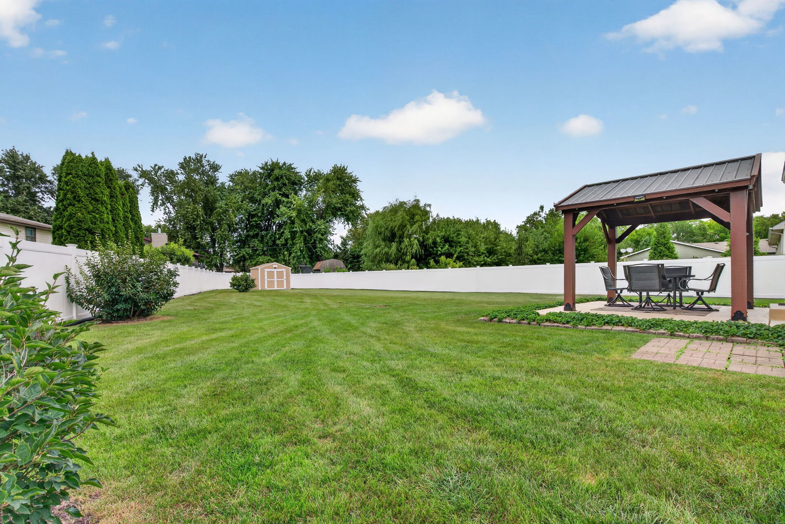 706 Country Squire Court Property Photo 29