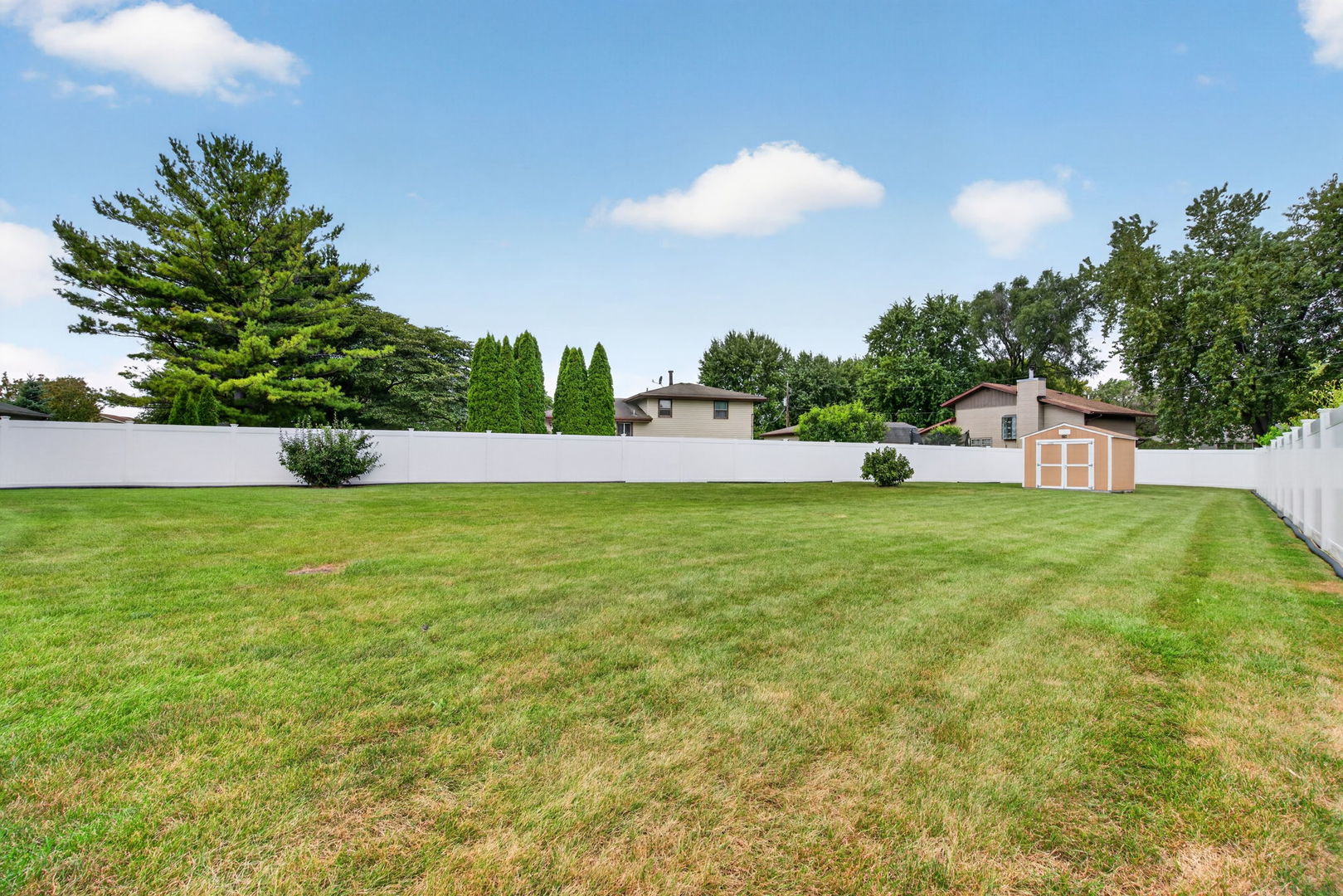 706 Country Squire Court Property Photo 30
