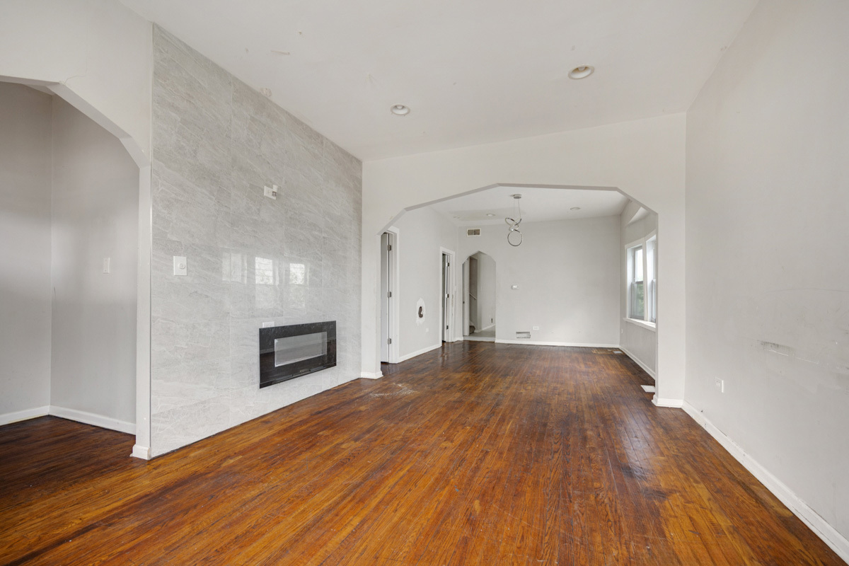 1508 W 72nd Street Property Photo 3