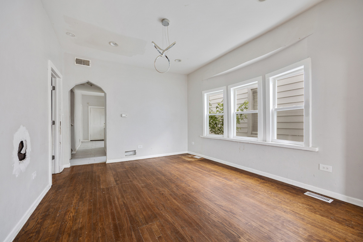 1508 W 72nd Street Property Photo 4