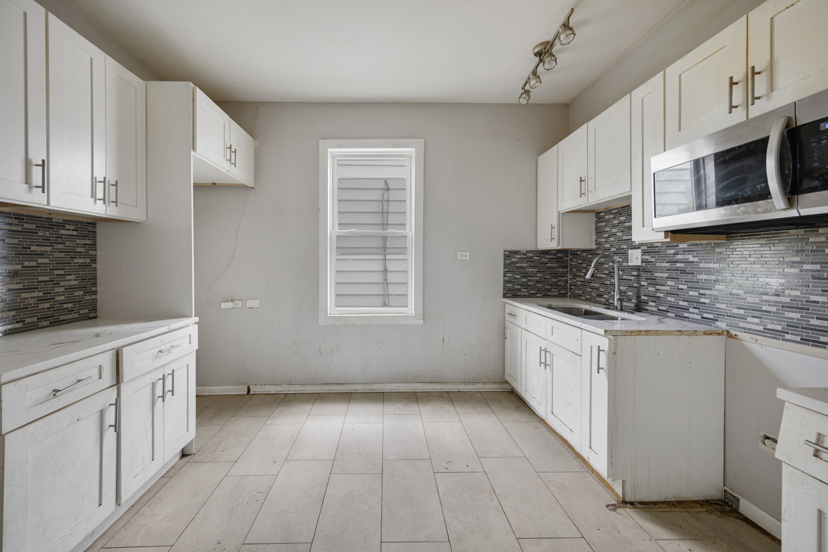 1508 W 72nd Street Property Photo 8
