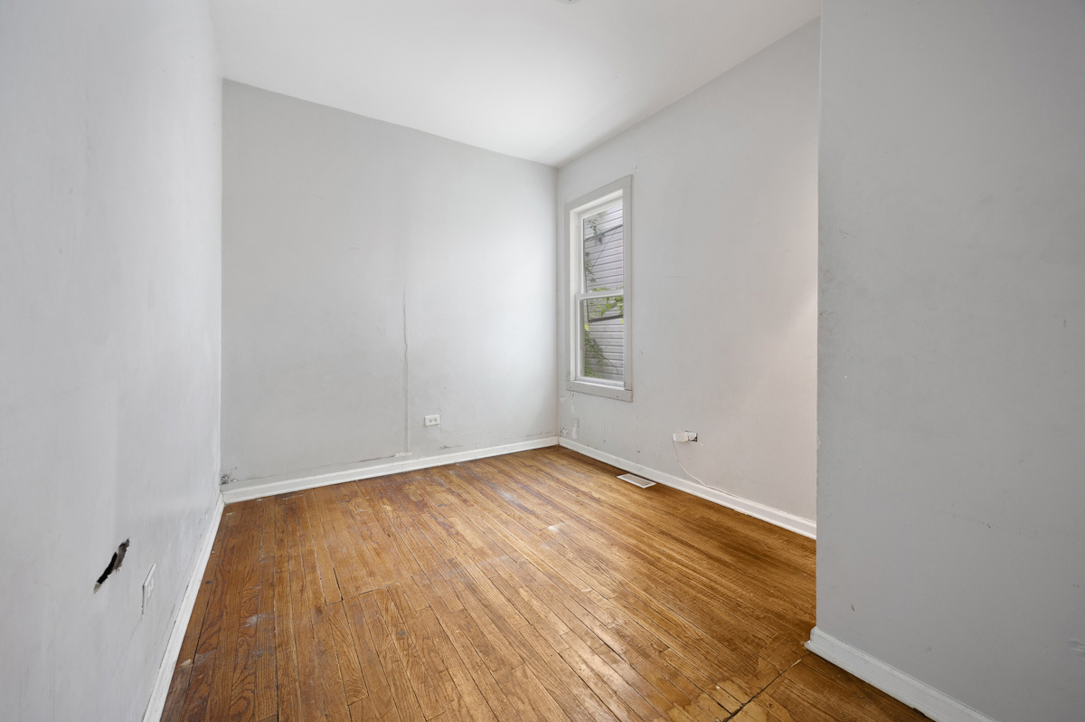 1508 W 72nd Street Property Photo 9