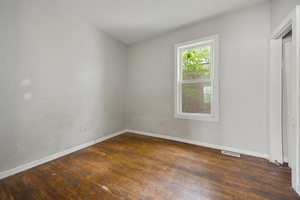 1508 W 72nd Street Property Photo 10