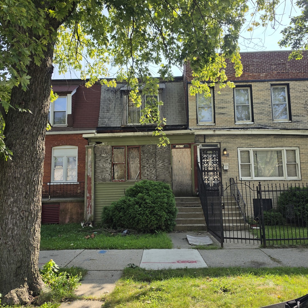 10619 S Champlain Avenue Property Photo 1