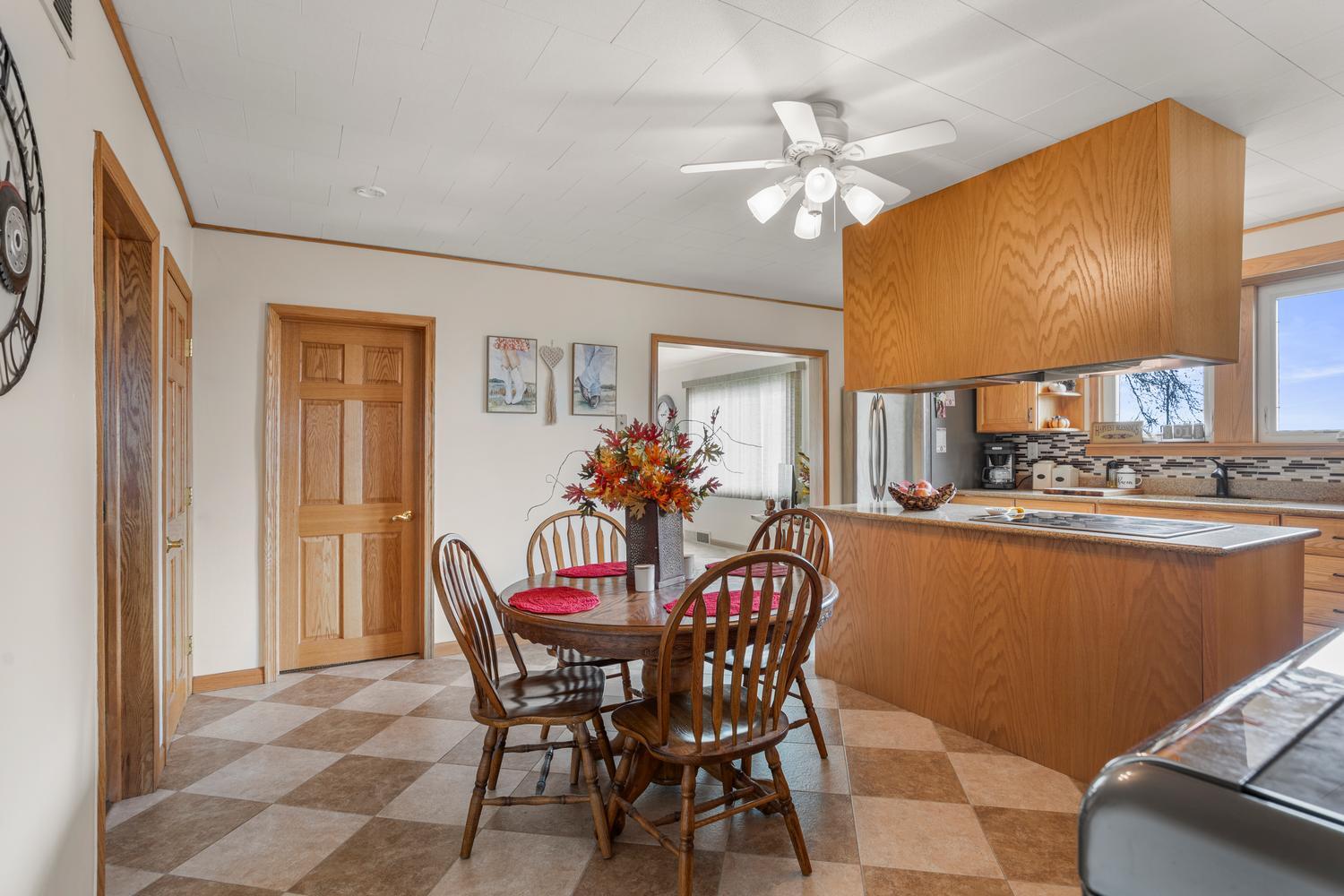 233 County Road 3400 Property Photo 18