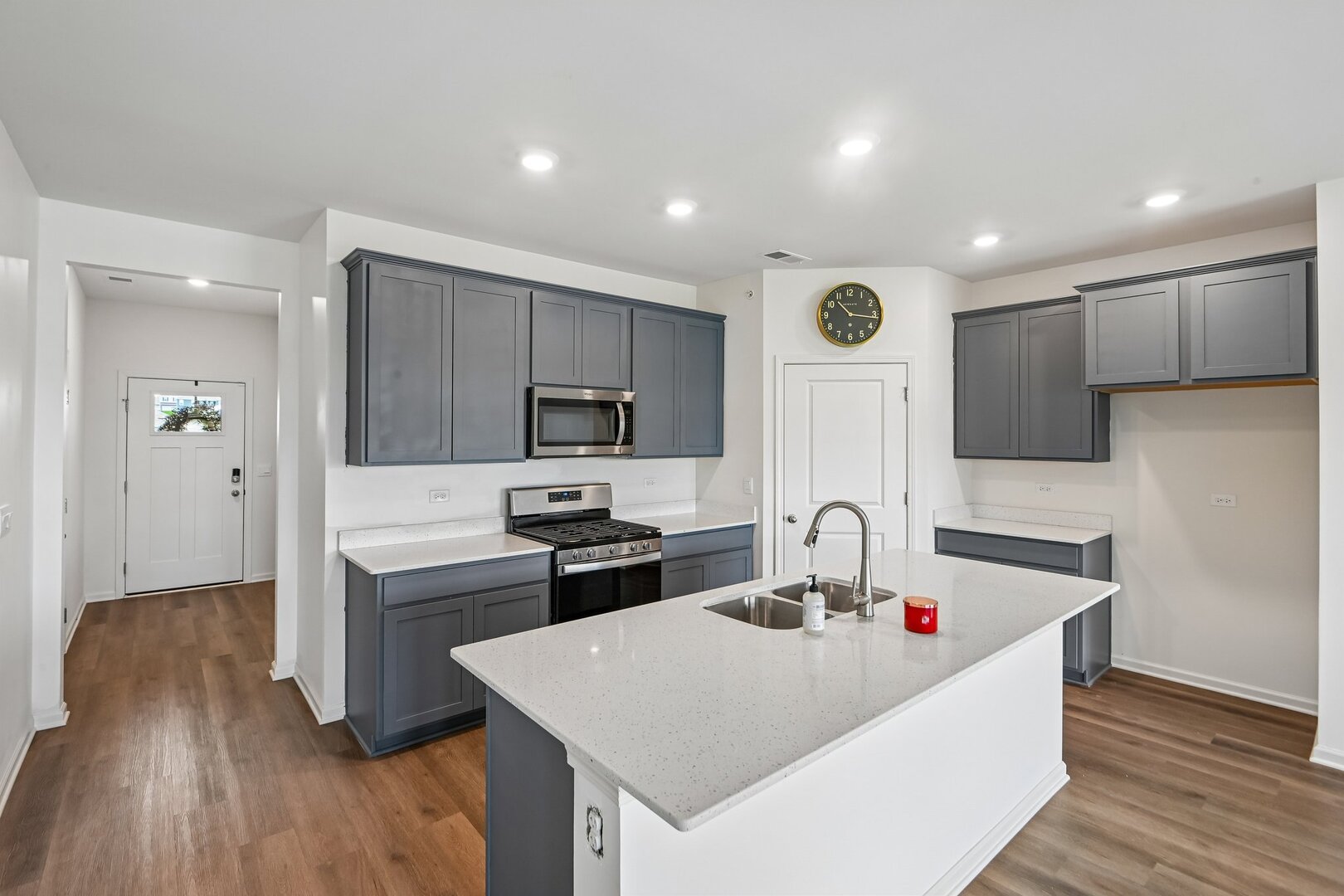 1294 Wild Tulip Circle Property Photo 3