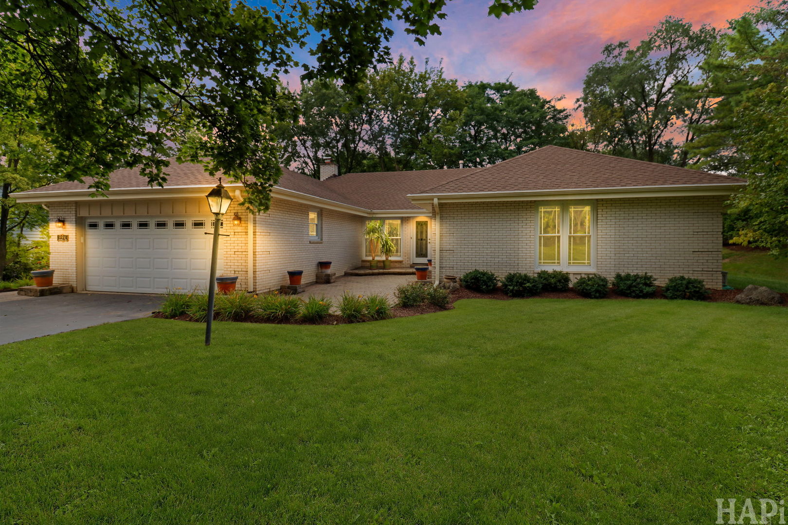 994 Commonwealth Court Property Photo 1