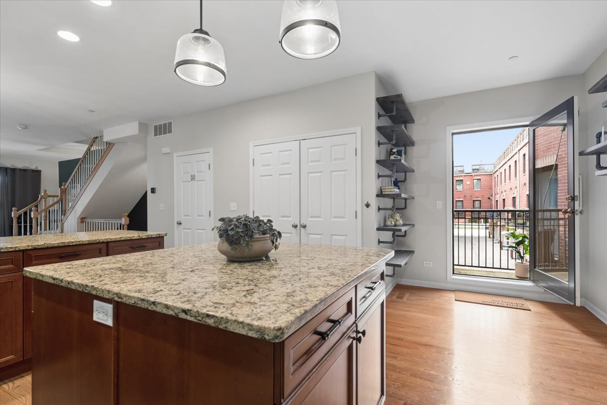 1192 Clarence Avenue 18 Property Photo 11