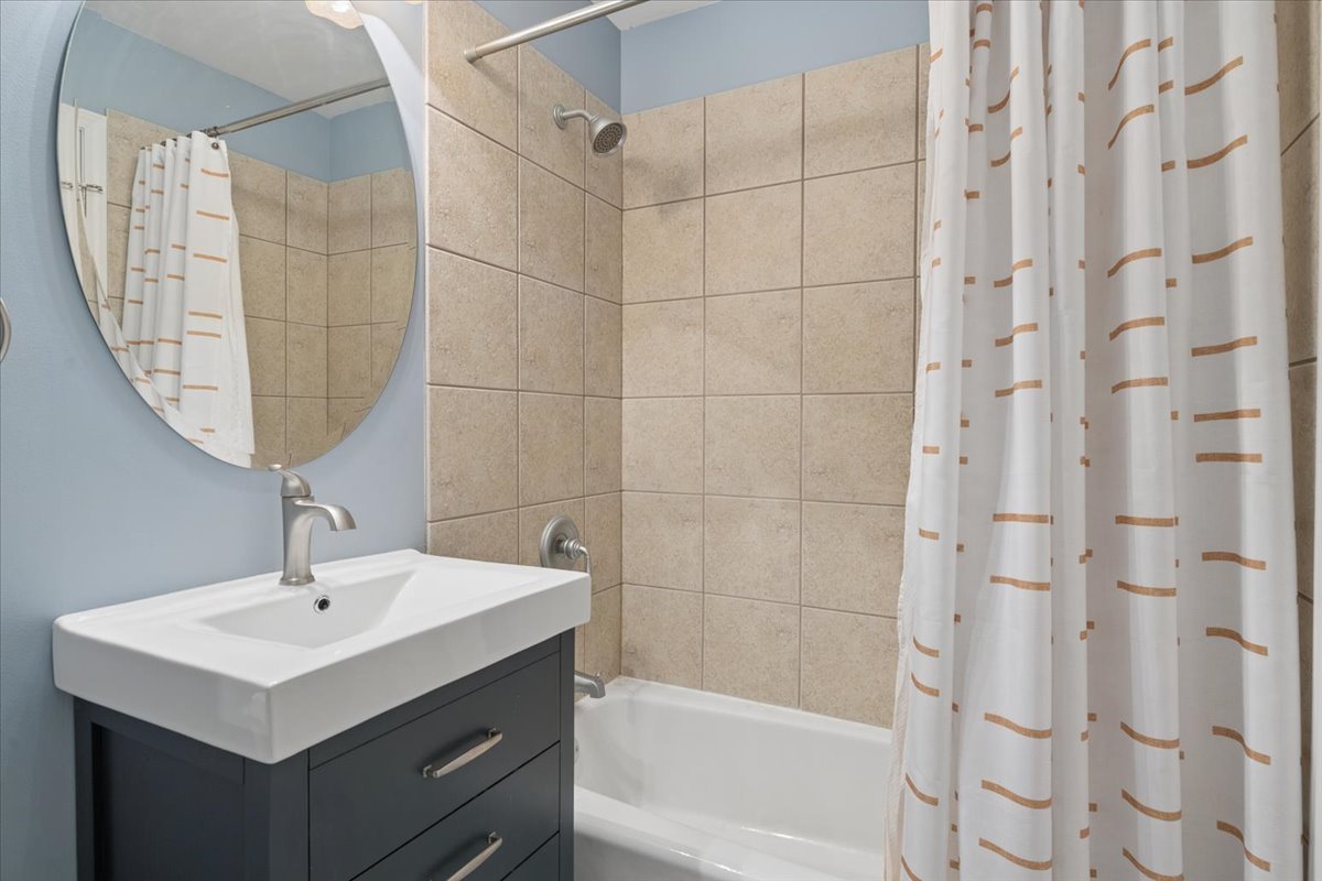 1192 Clarence Avenue 18 Property Photo 24
