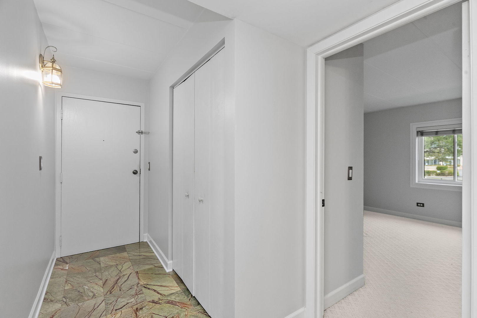 111 E Janata Boulevard 2a Property Photo 3