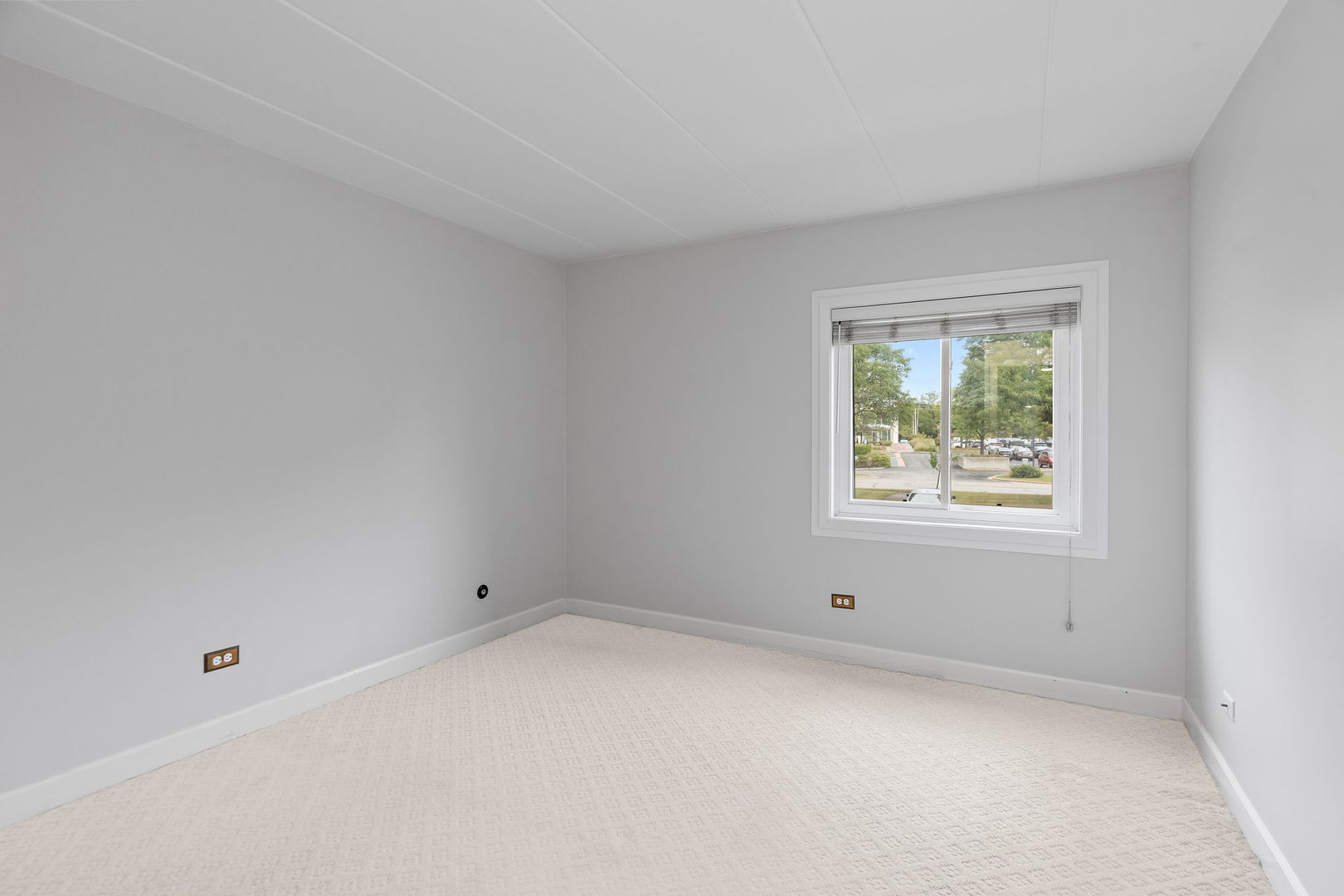 111 E Janata Boulevard 2a Property Photo 4
