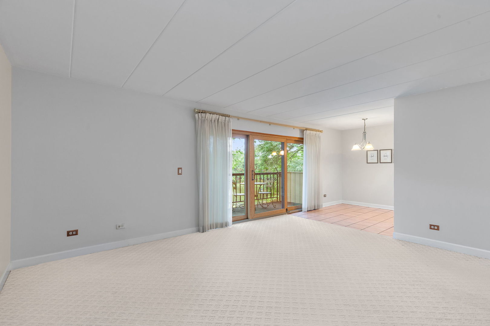 111 E Janata Boulevard 2a Property Photo 7