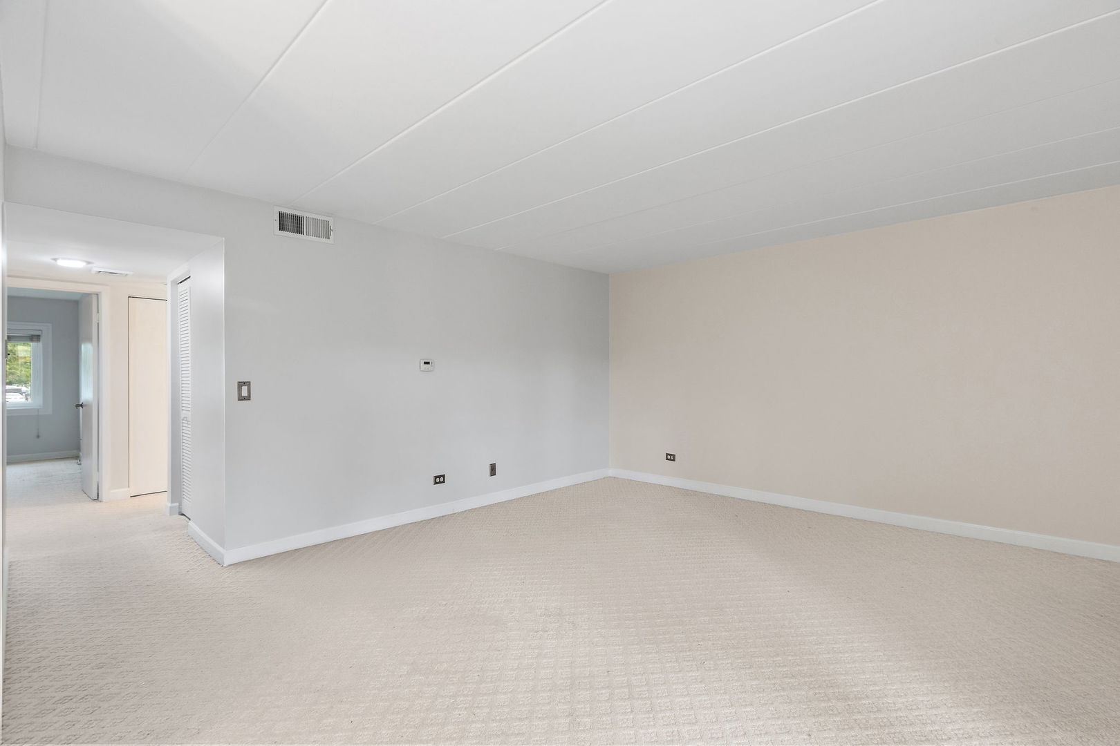 111 E Janata Boulevard 2a Property Photo 8