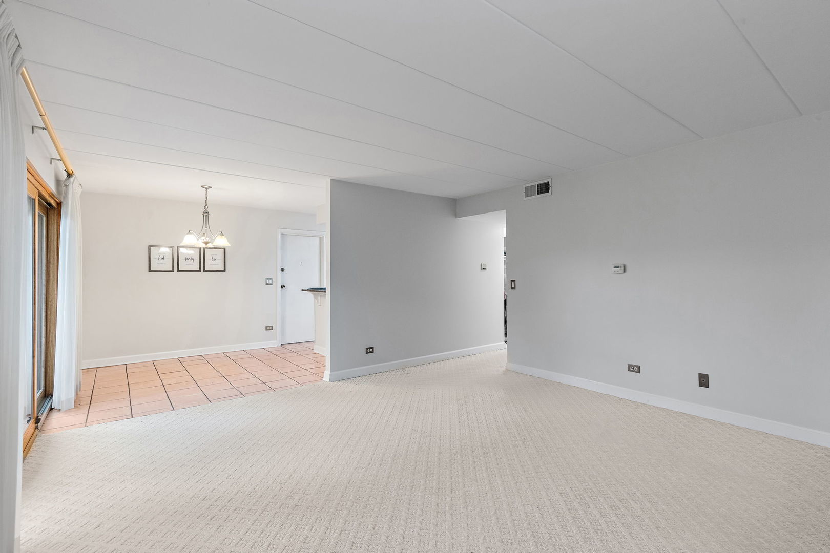 111 E Janata Boulevard 2a Property Photo 9