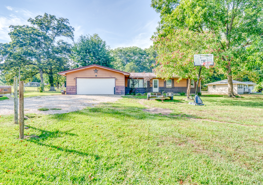 123 White Oak Park Lane Property Photo 2