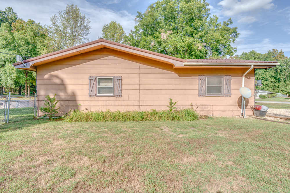 123 White Oak Park Lane Property Photo 4