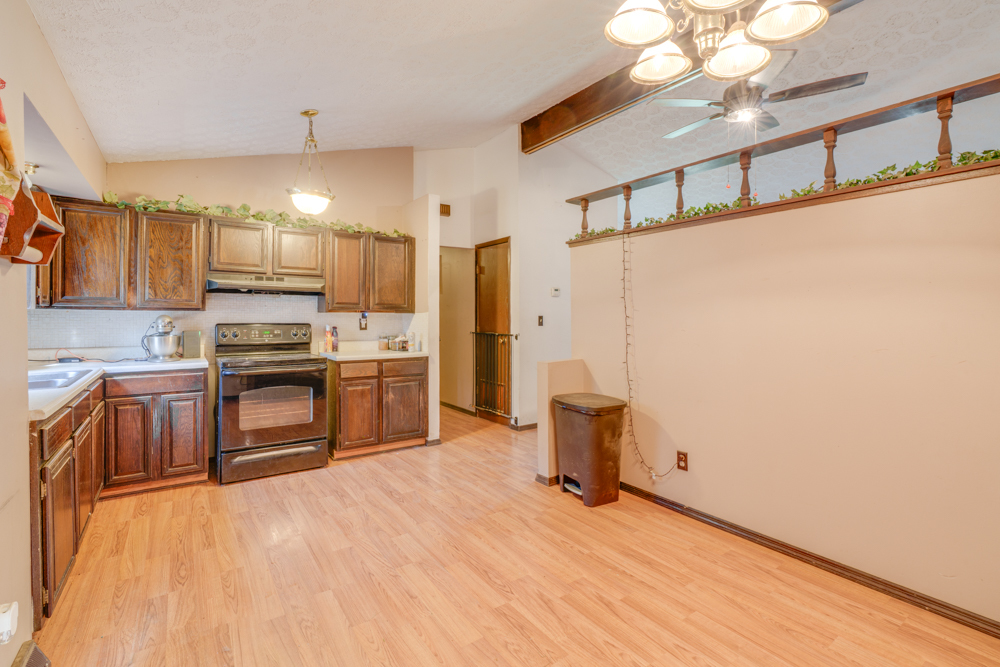 123 White Oak Park Lane Property Photo 16