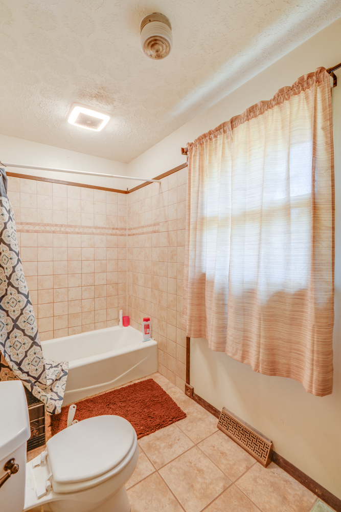 123 White Oak Park Lane Property Photo 18