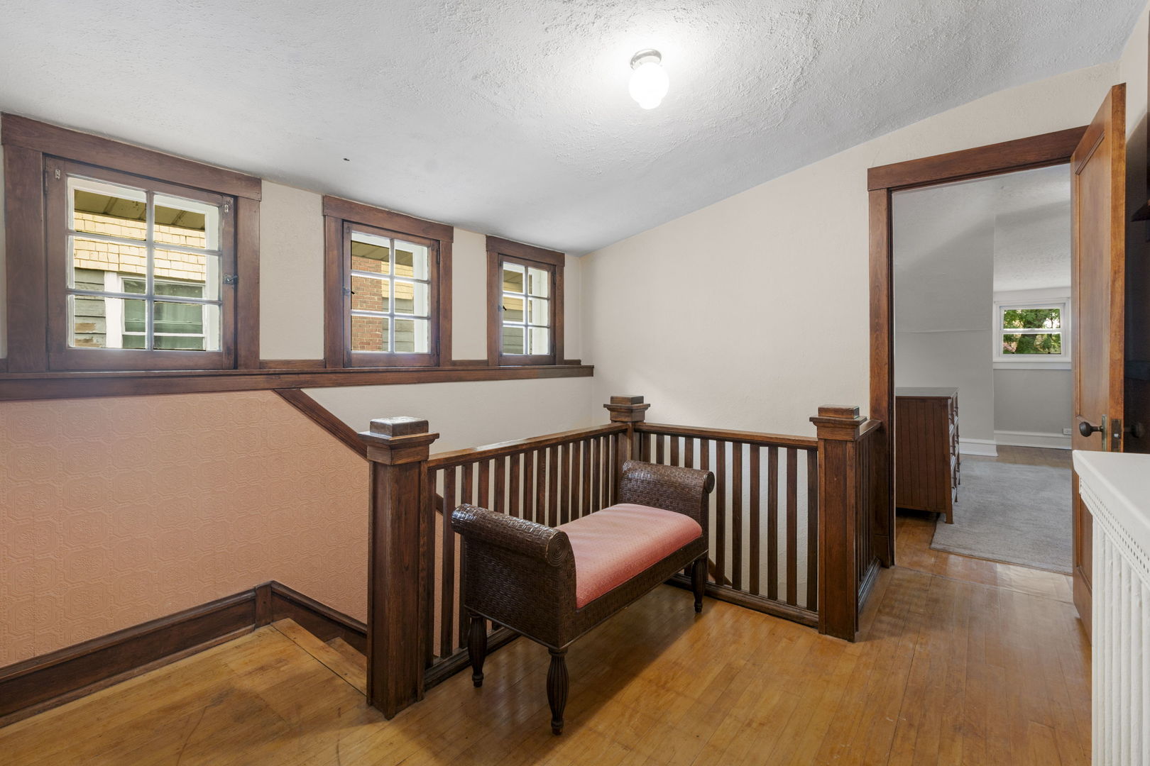 6330 N Paulina Street Property Photo 11