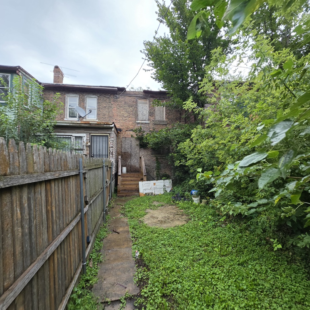 10706 S Langley Avenue Property Photo 1