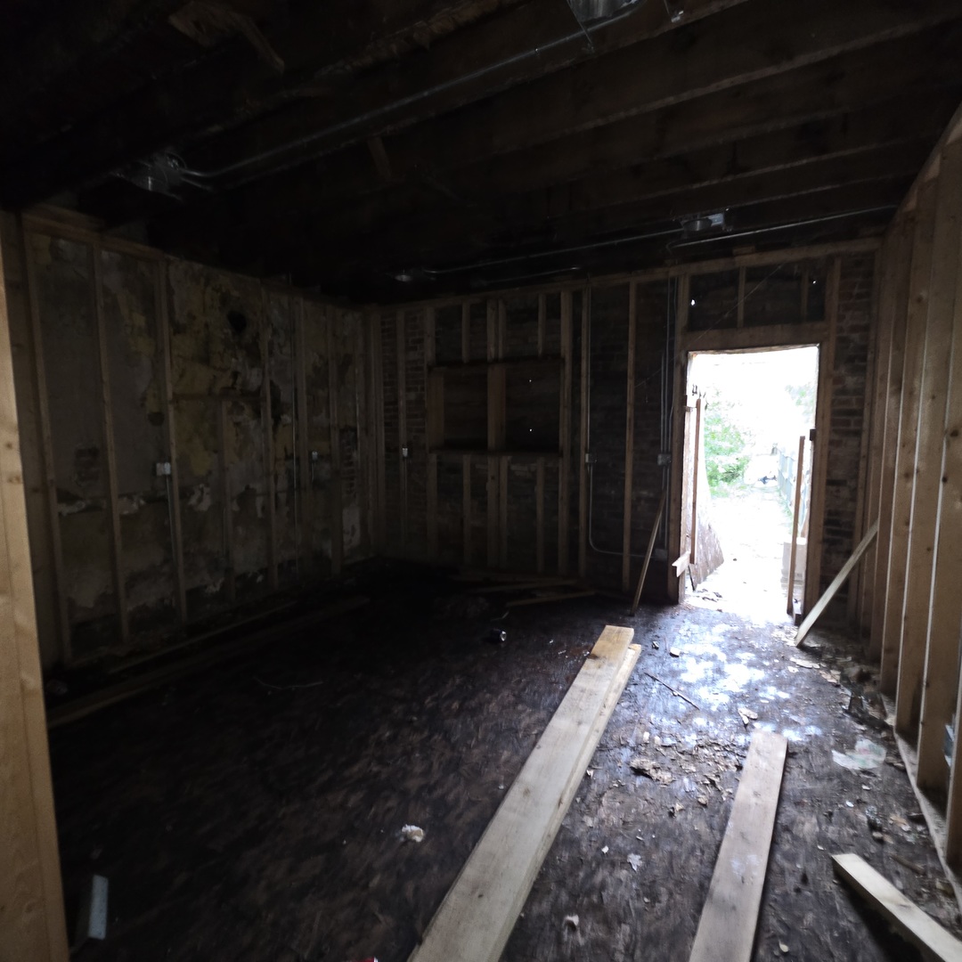 10706 S Langley Avenue Property Photo 4