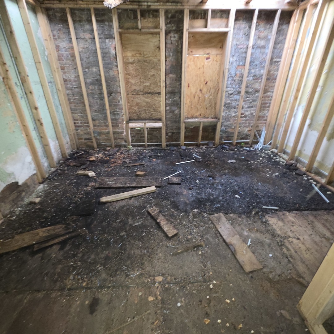 10706 S Langley Avenue Property Photo 6