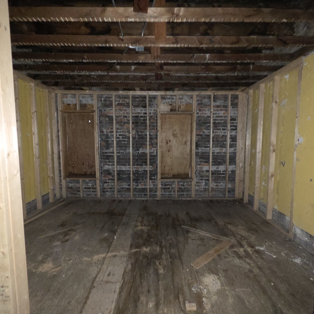 10706 S Langley Avenue Property Photo 7