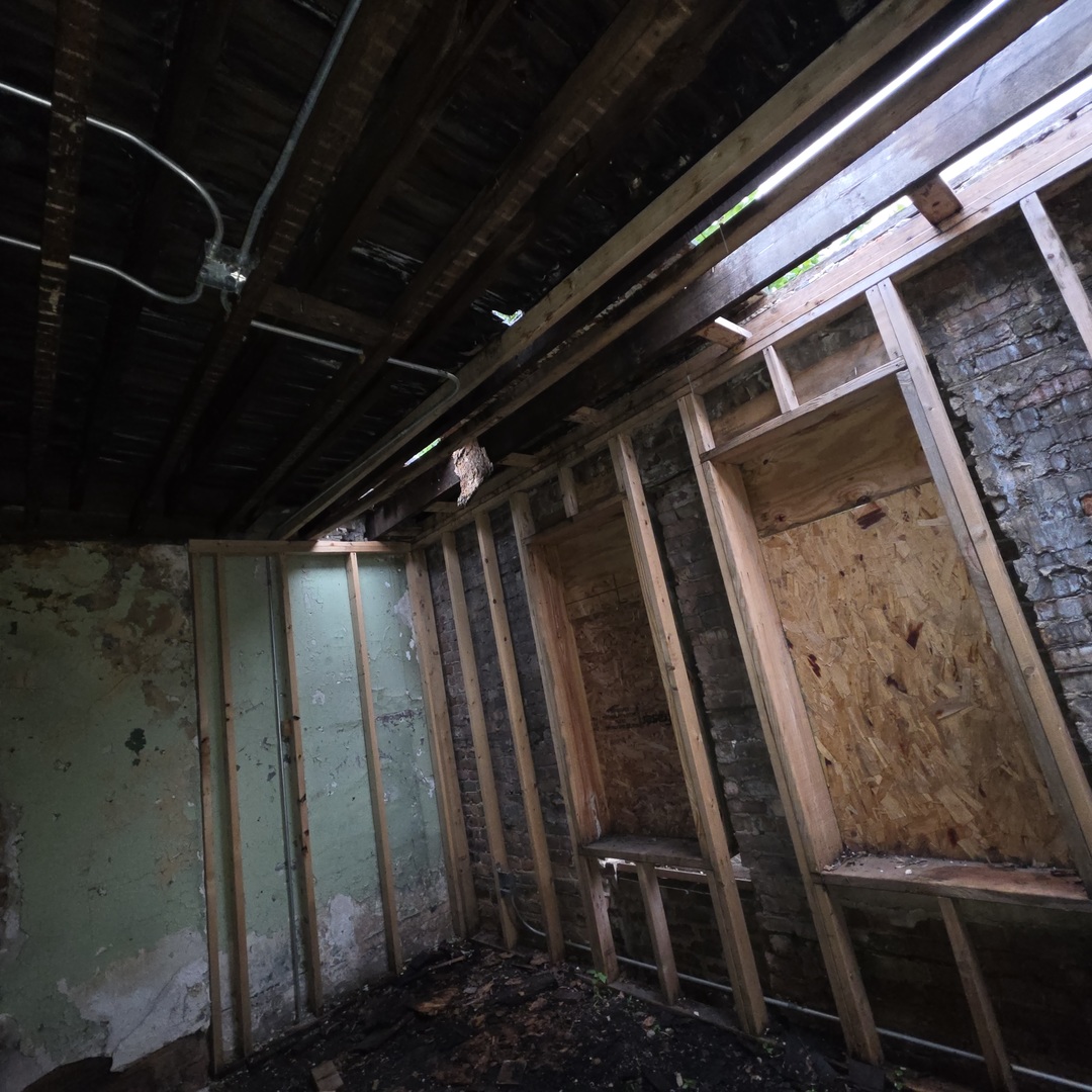 10706 S Langley Avenue Property Photo 8
