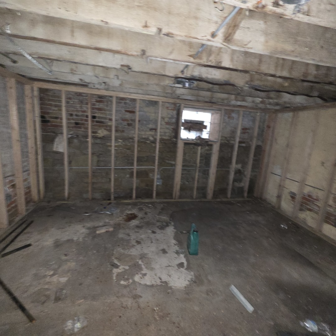 10706 S Langley Avenue Property Photo 9