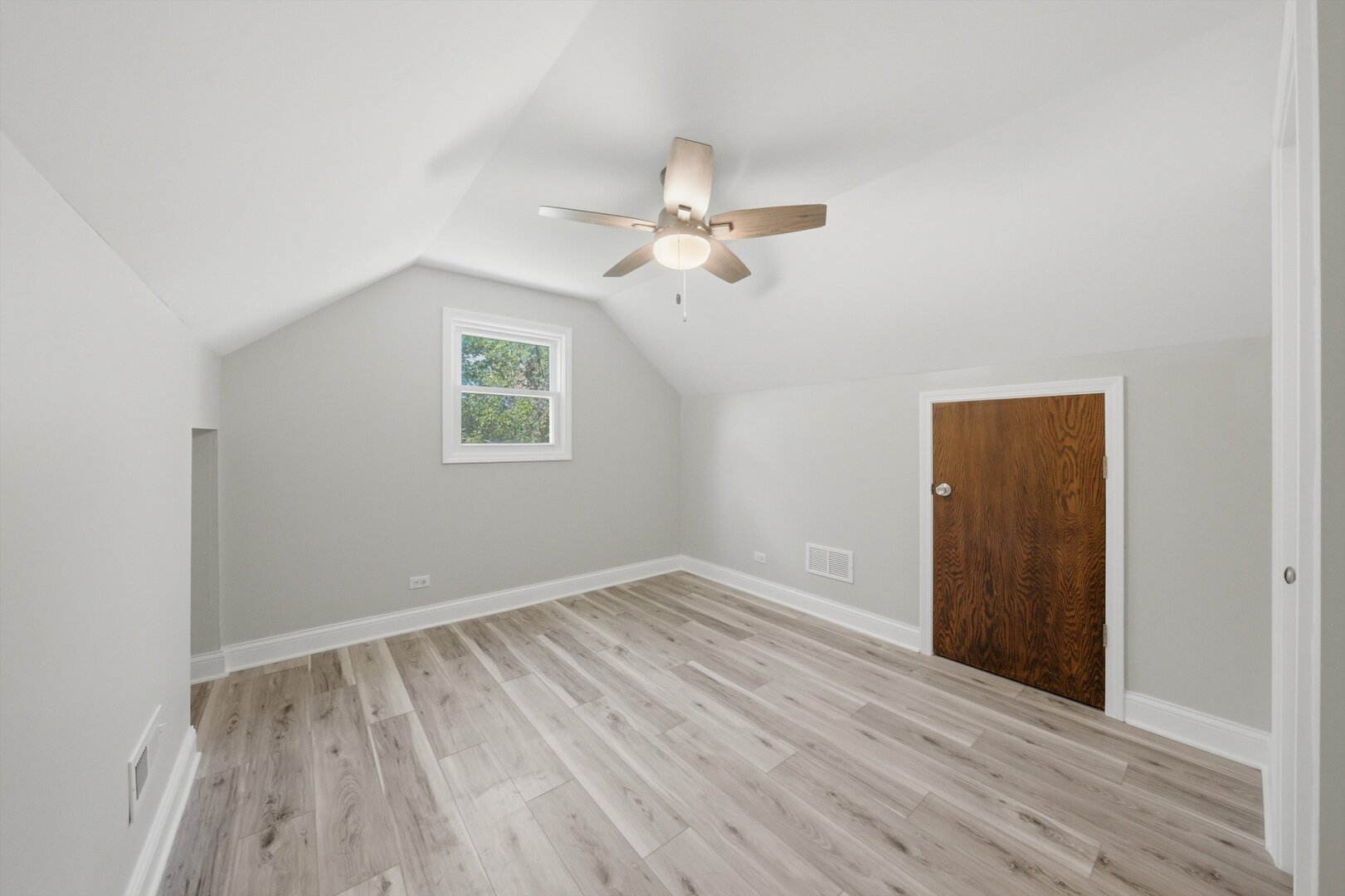 9 Arrowhead Court Property Photo 14