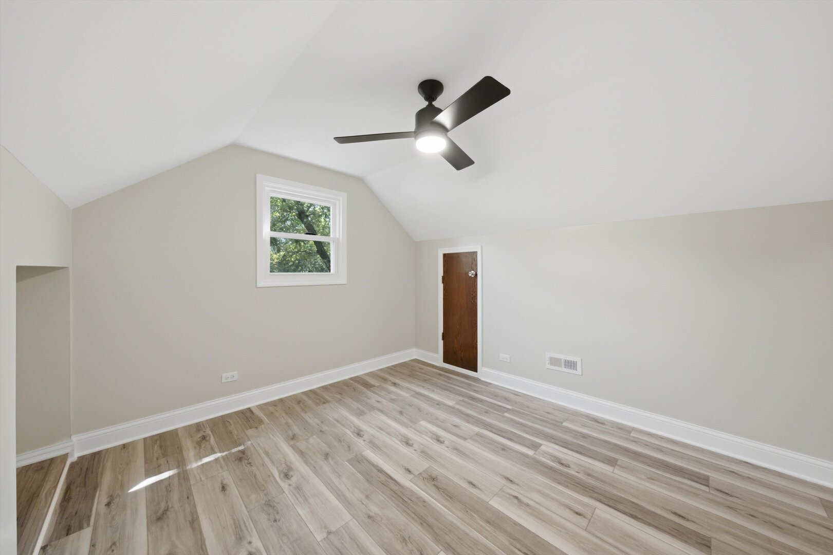 9 Arrowhead Court Property Photo 16