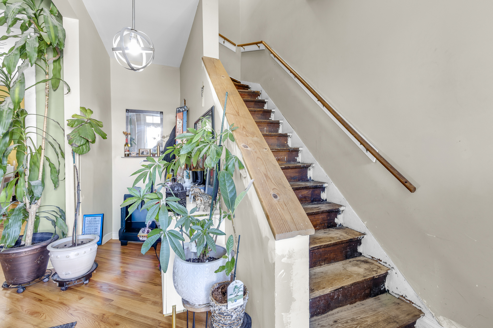 2114 S Trumbull Avenue Property Photo 4
