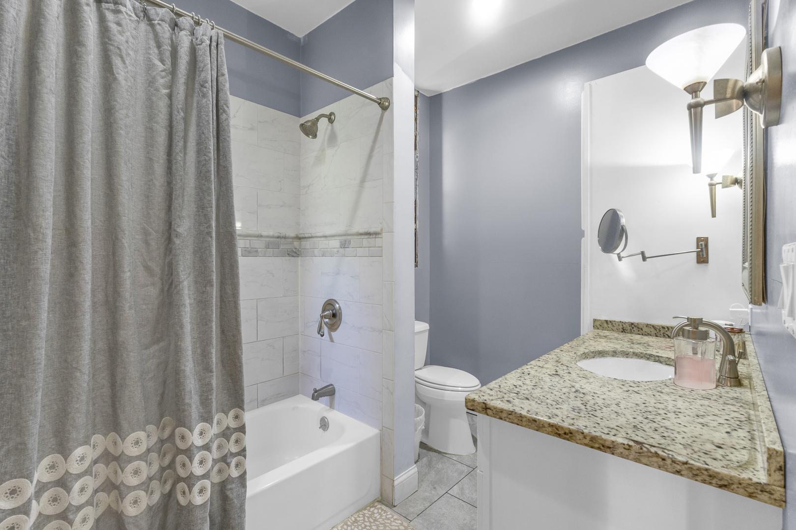 2114 S Trumbull Avenue Property Photo 11