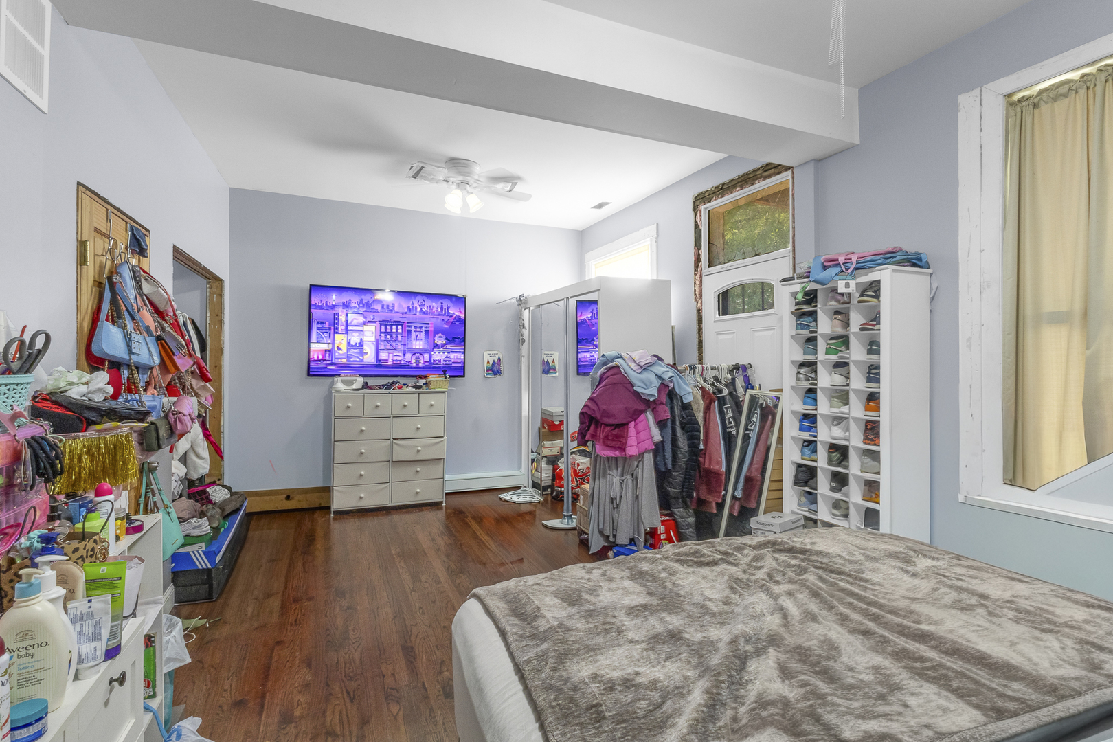 2114 S Trumbull Avenue Property Photo 23