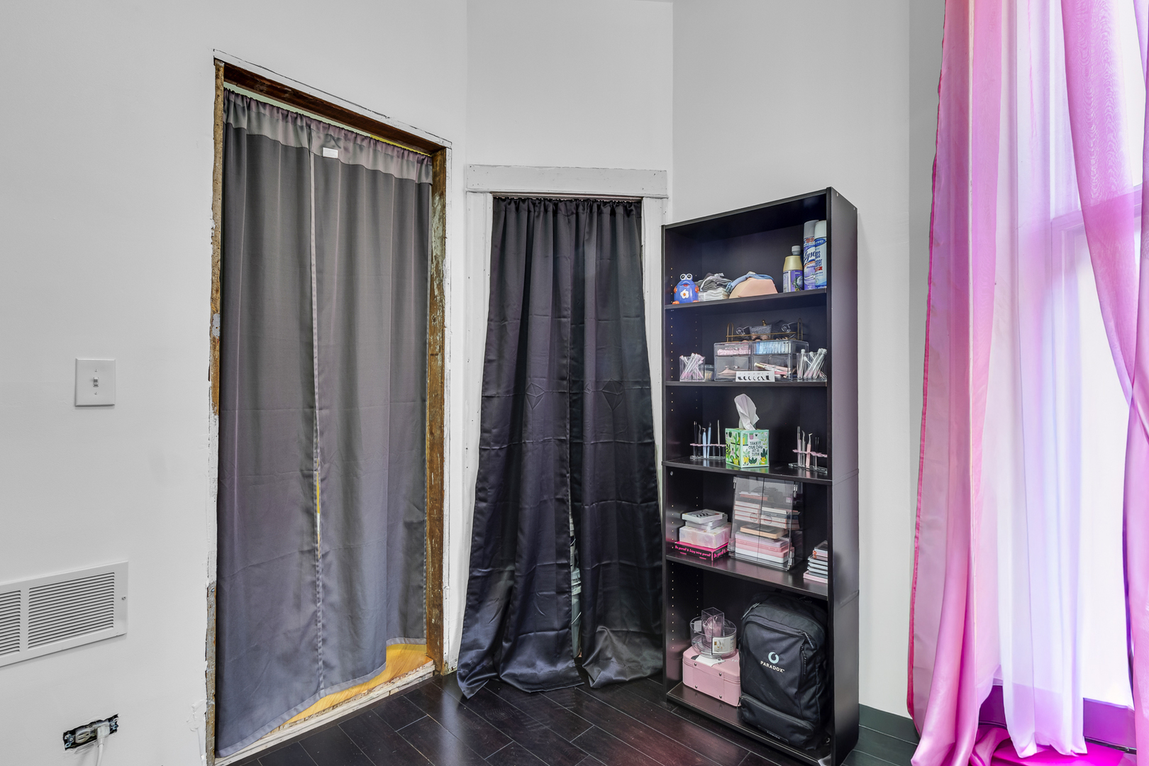 2114 S Trumbull Avenue Property Photo 32