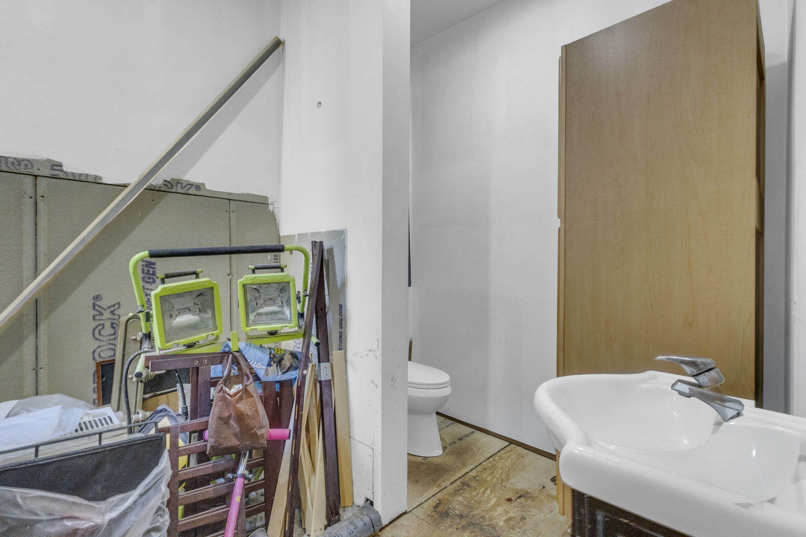 2114 S Trumbull Avenue Property Photo 33