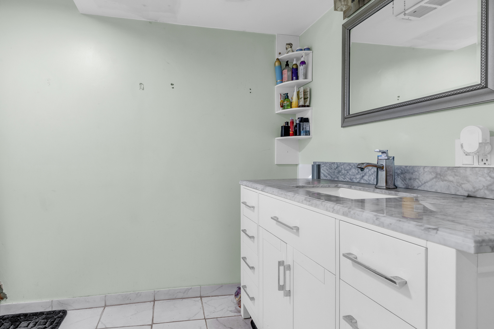 2114 S Trumbull Avenue Property Photo 41