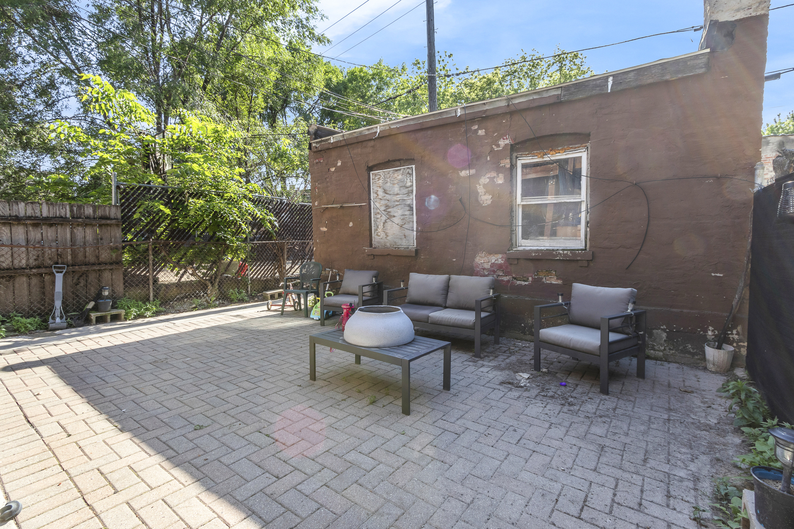 2114 S Trumbull Avenue Property Photo 58