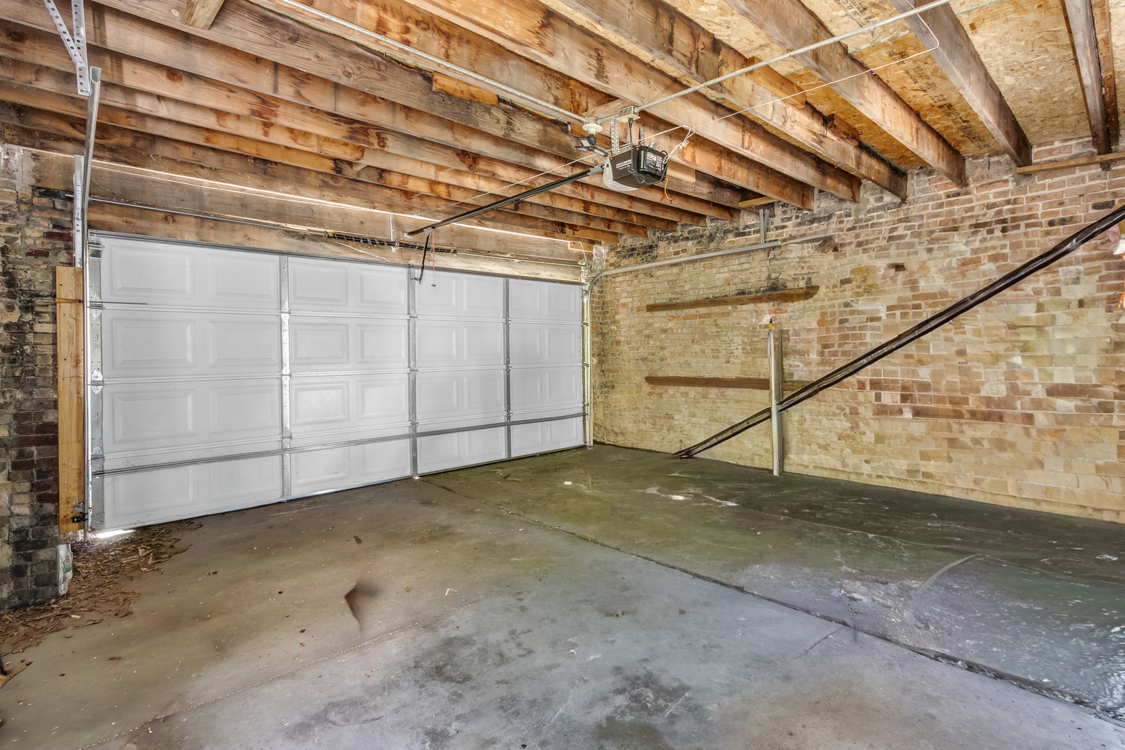 2114 S Trumbull Avenue Property Photo 60