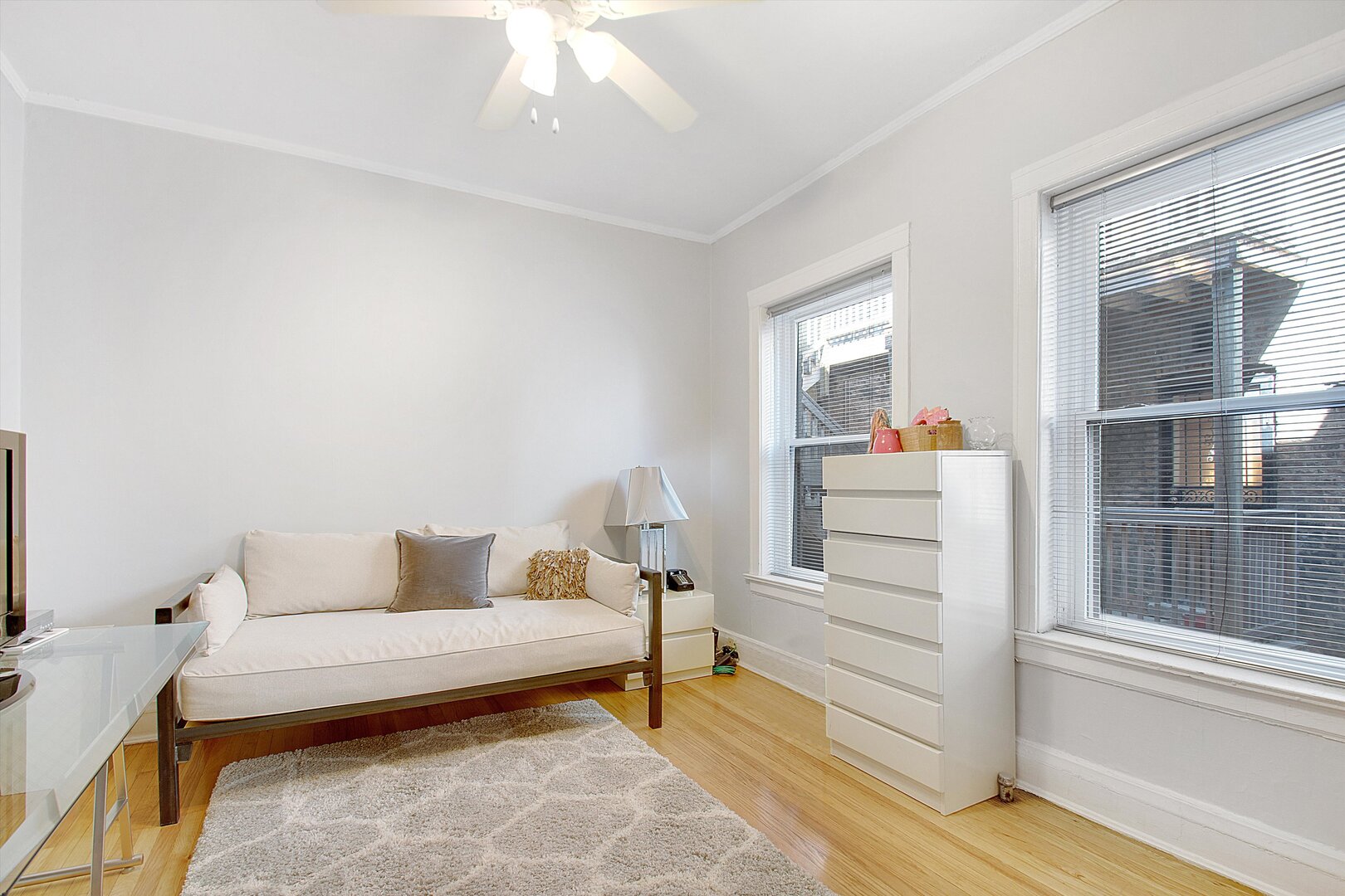 5108 S Woodlawn Avenue 2g Property Photo 7