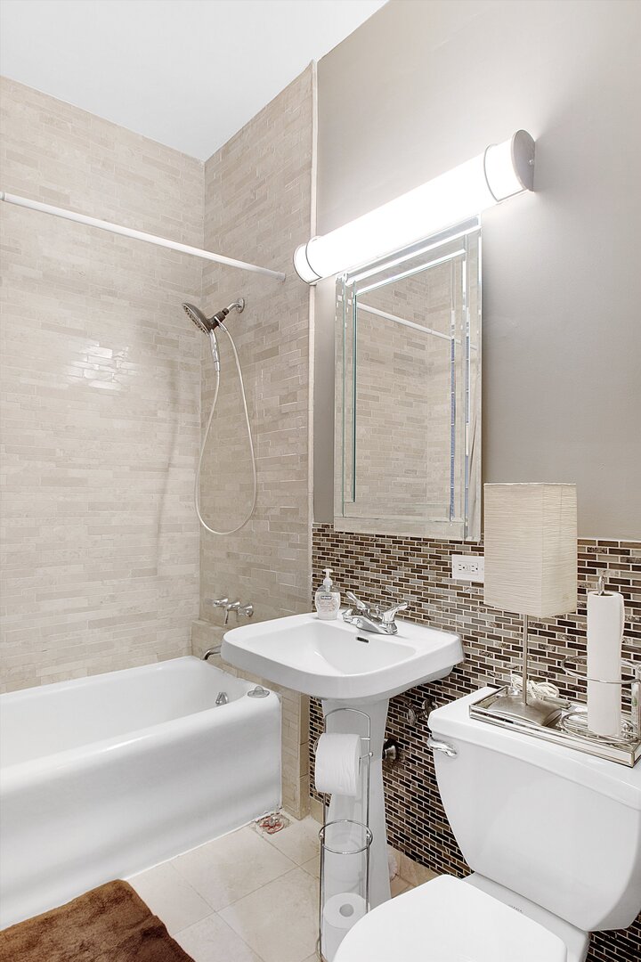 5108 S Woodlawn Avenue 2g Property Photo 10