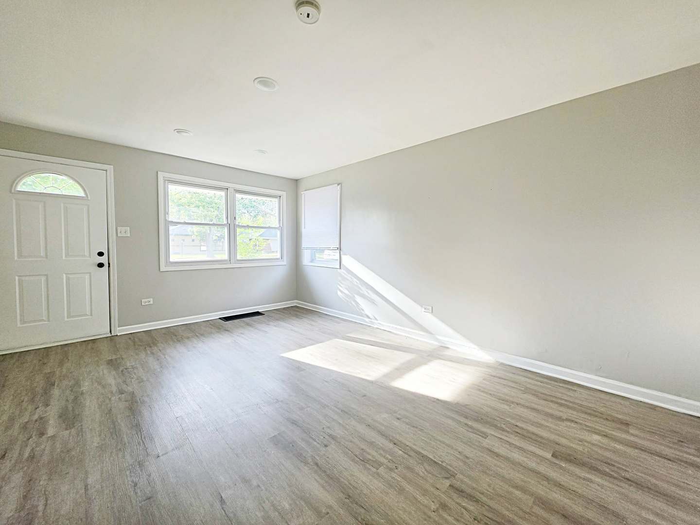 14637 Dante Avenue Property Photo 2