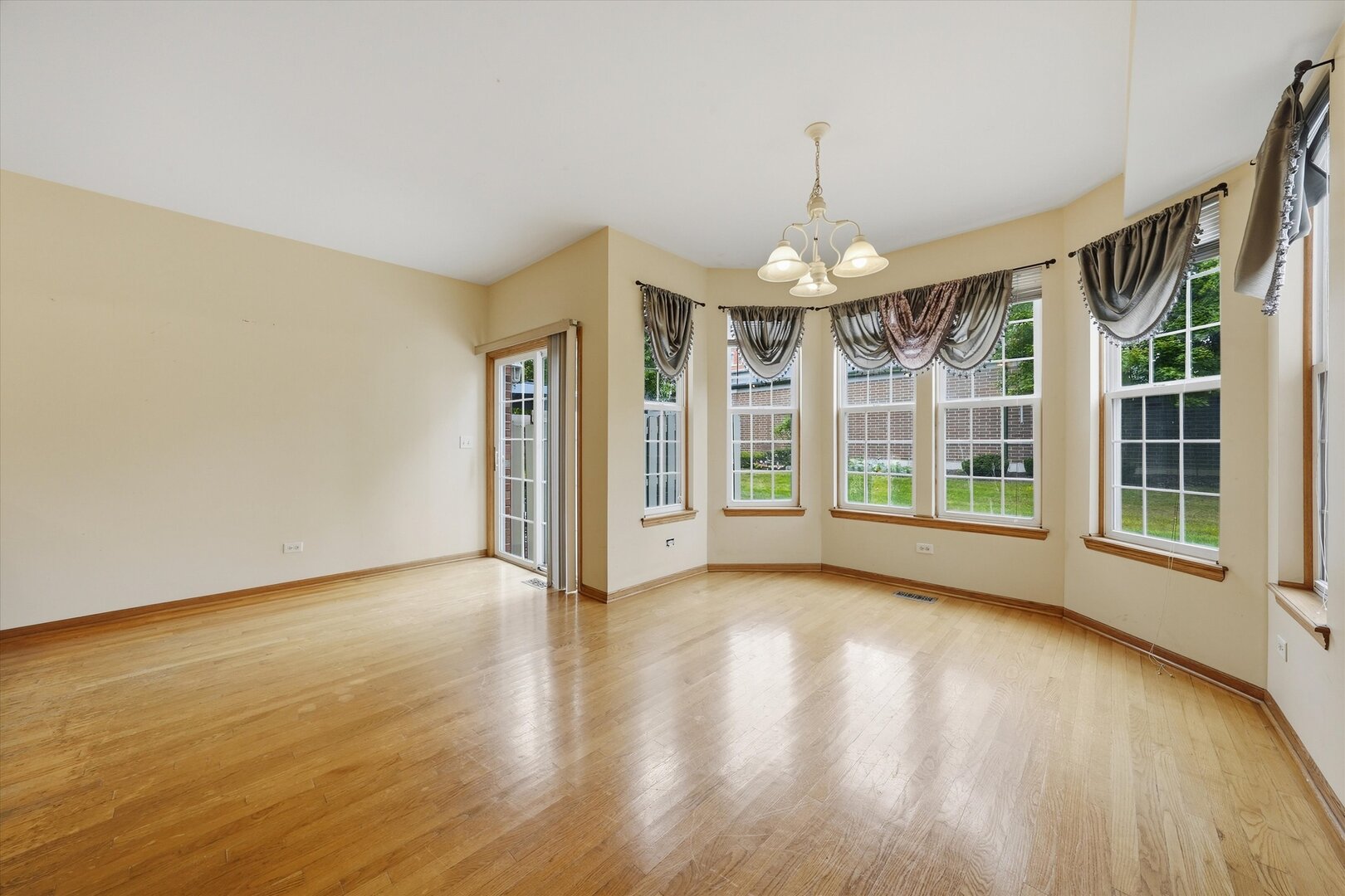 11242 Pin Oak Circle Property Photo 5