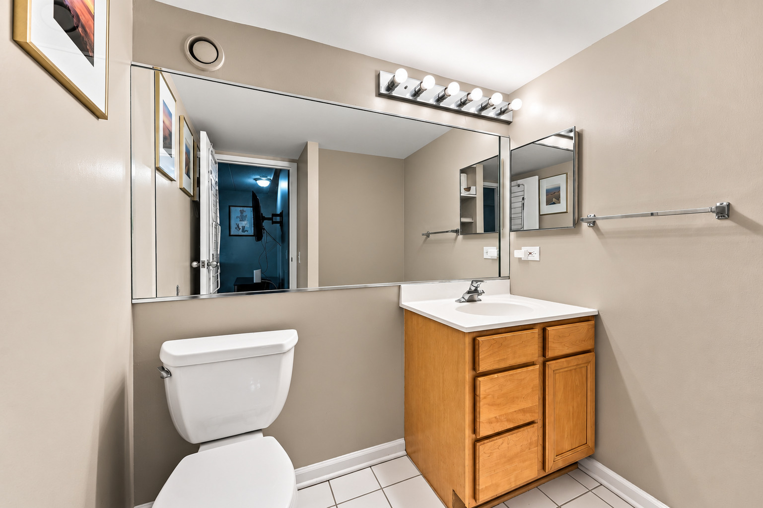 711 W Gordon Terrace 310 Property Photo 7