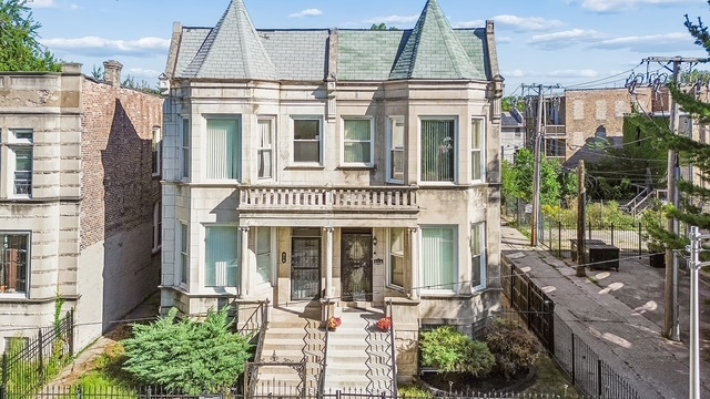 514 W 66th Street Property Photo 1
