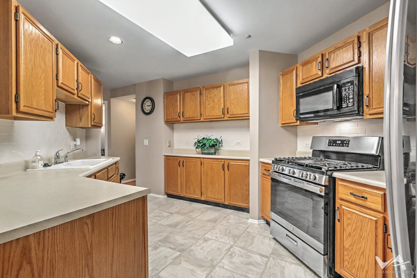 1628 Columbia Circle 1 Property Photo 12