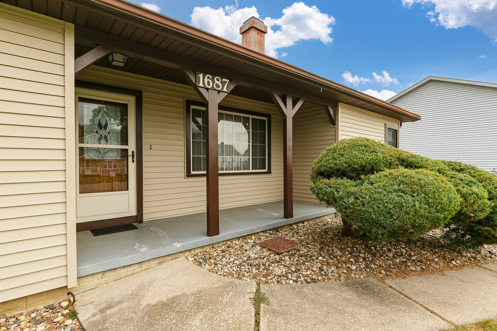 1687 35th Avenue Property Photo 4